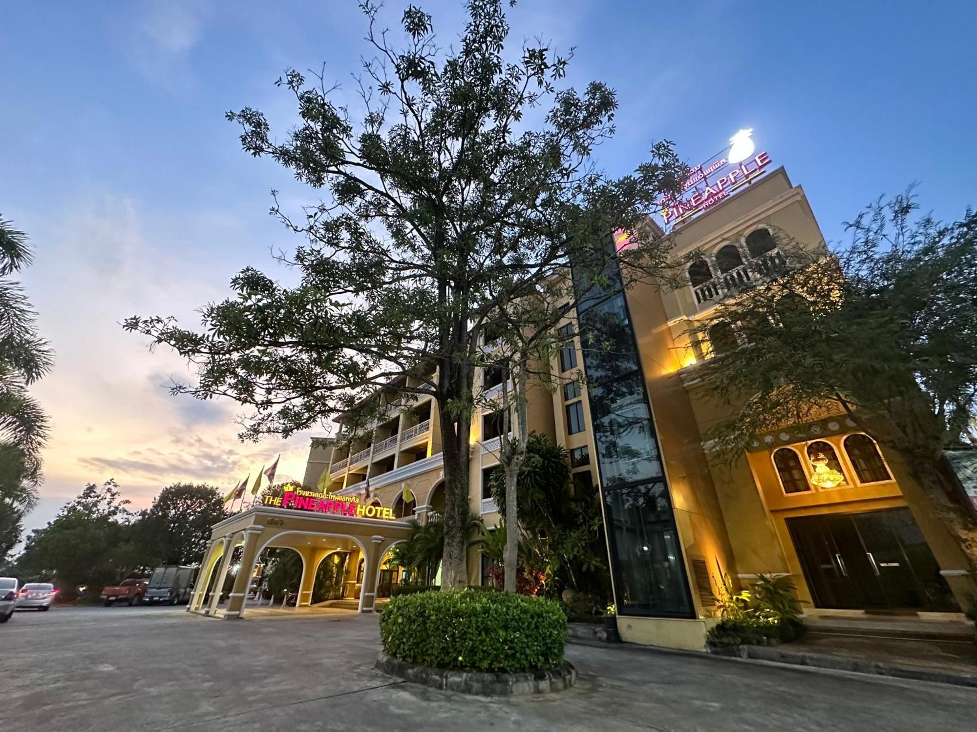 The Pineapple Hotel Krabi town Kültér fotó